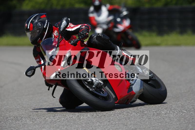 /Archiv-2024/29 12.06.2024 MOTO.CH Track Day ADR/Gruppe rot/ohne Startnummer